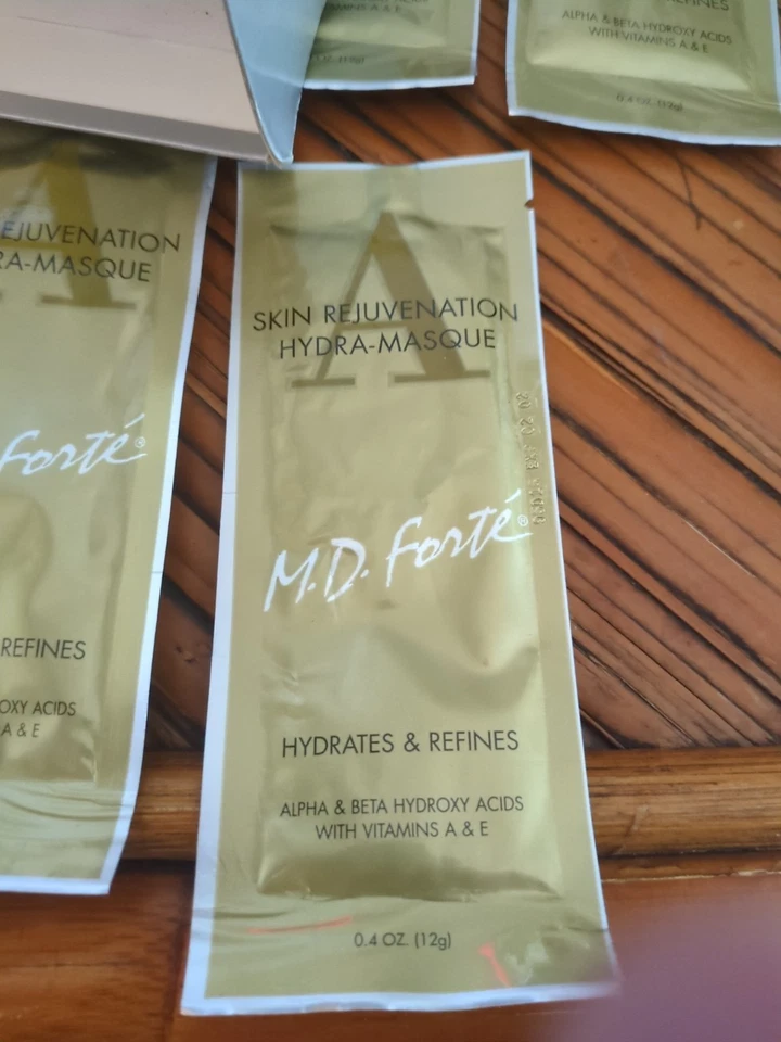 MD M.D. Mascarilla Forte Skin Rejuvenation Hydra de colección Hydra, 11 paquetes de viaje Foto 2 de 3