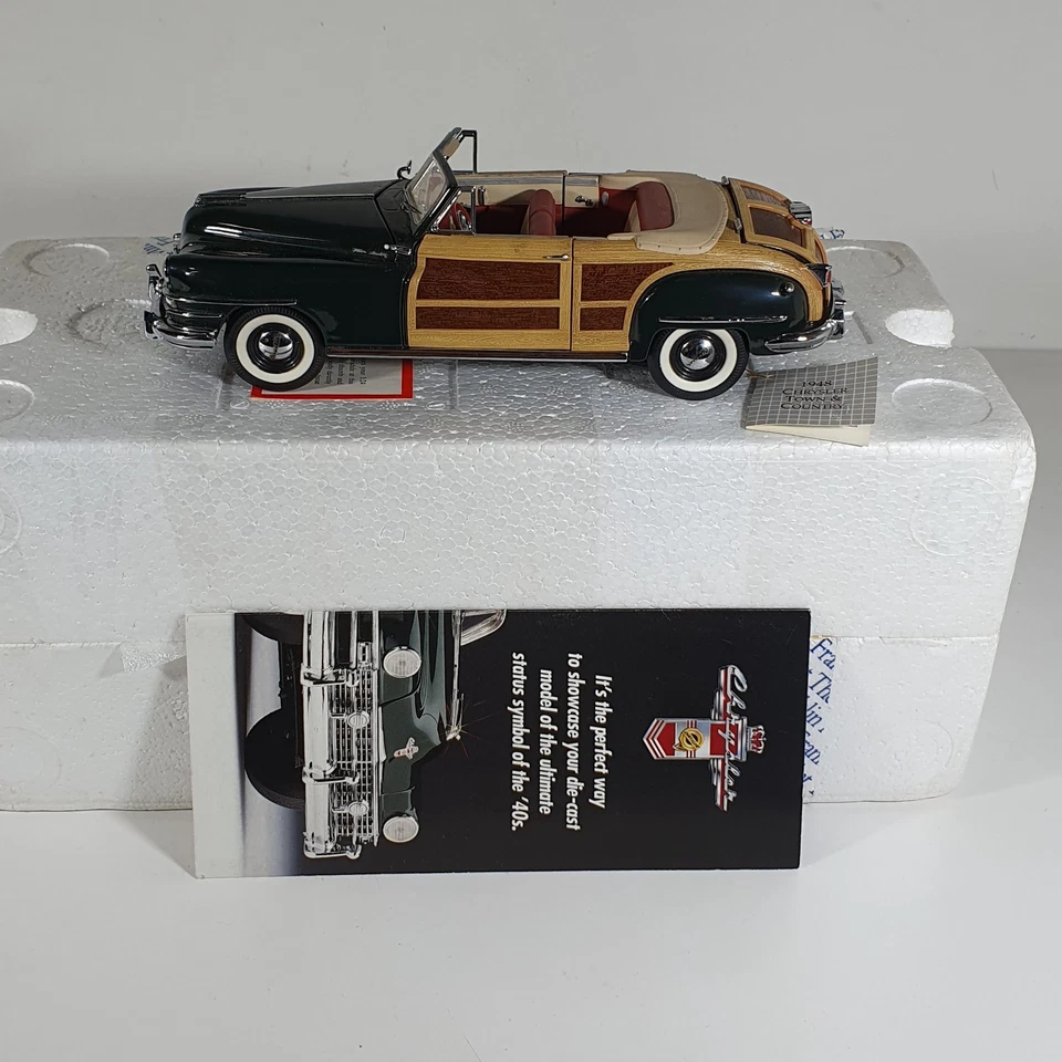 Franklin Mint Precision Models 1948 Chrysler Town and Country Green B11D165 1:24 - Image 3 of 4