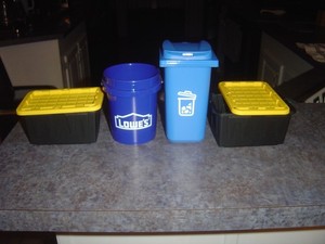 New 4 Mini Items, 2 Lowes Teeny Tote, 1 Lowes Mini Blue Bucket, & 1 Mini Garbage