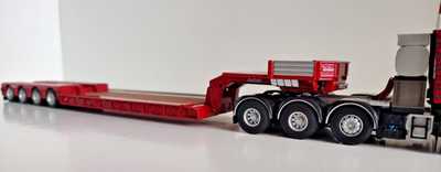 WSI Nooteboom Euro-78-04 Low-Loader with DAF 8x4 Tractor 1:50