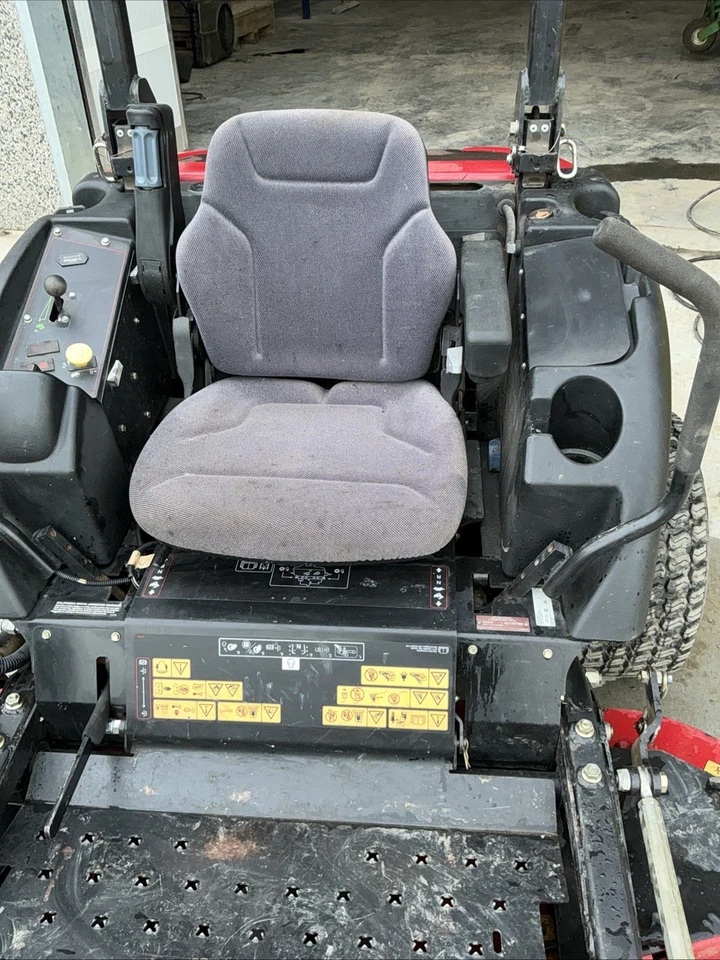 toro zero turn 7200 kubota diesel mower . 60” Deck Meter Reads Only 1100 Hours - Image 4 of 4