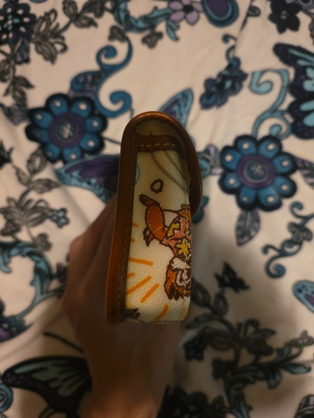 NEW DISNEY AULANI 2014 DOONEY & BOURKE FLAP WRISTLET IN MULTI COLORS MINNIE CHIP