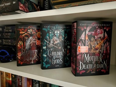 Daughter of no Worlds Carissa Broadbent signiert Farbschnitt Hardcover Deutsch