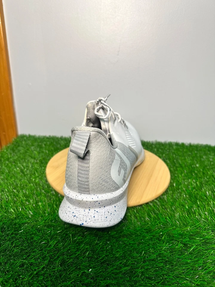 全新 FootJoy 高尔夫 FJ Fuel 无钉鞋 白色/灰色/蓝色 14 码 中号 — 第 4/4 张图片