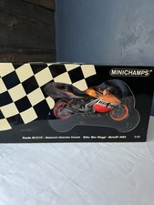 MINICHAMPS 1:12 Honda RC211V Repsol Honda Team MotoGP 2005 Max Biaggi