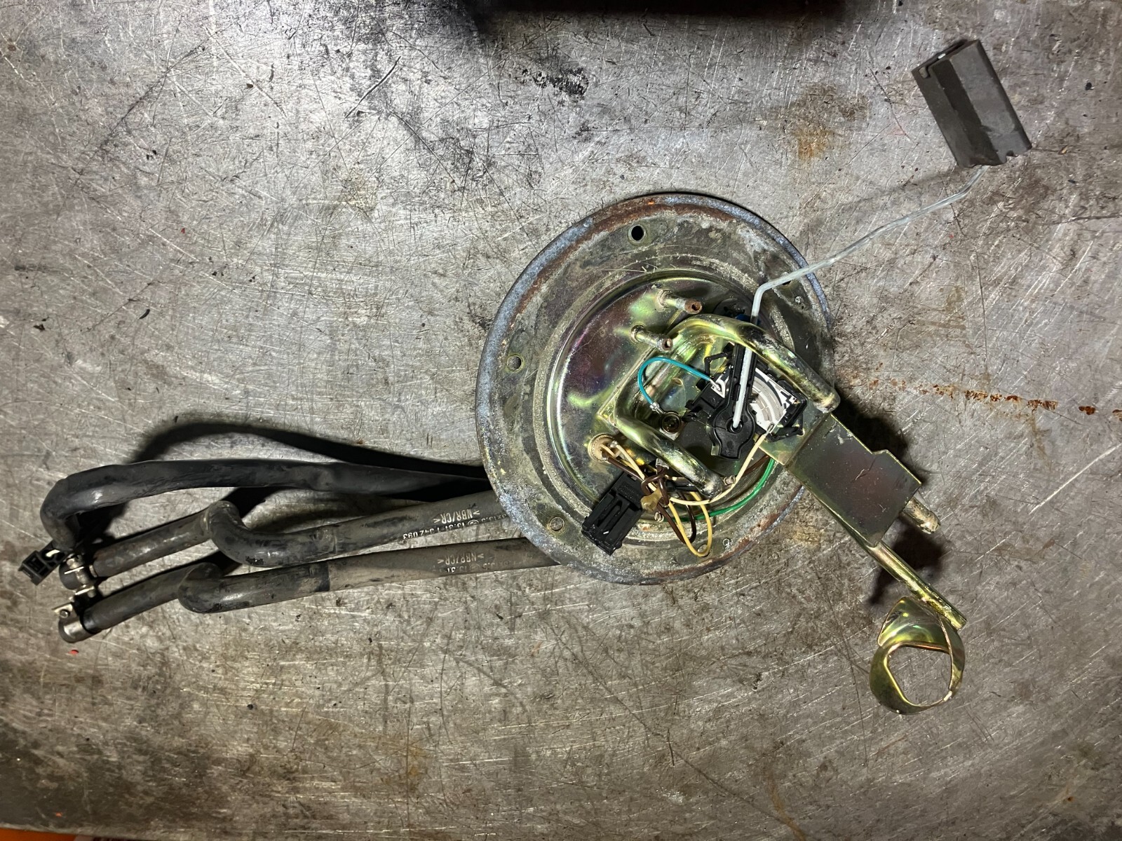 BMW R1100RT R1150RT fuel gauge sender pump housing 2306624 eBay