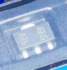 5 pcs New STF826 826 SOT-89 ic chip