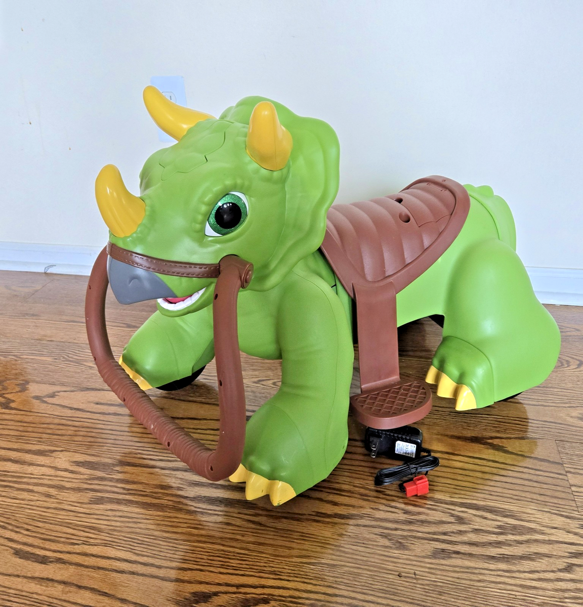 KID TRAX RIDEAMALS Dino Dinosaur Triceratops RIDE-ON TOY Rare HTF 18-30 Mths