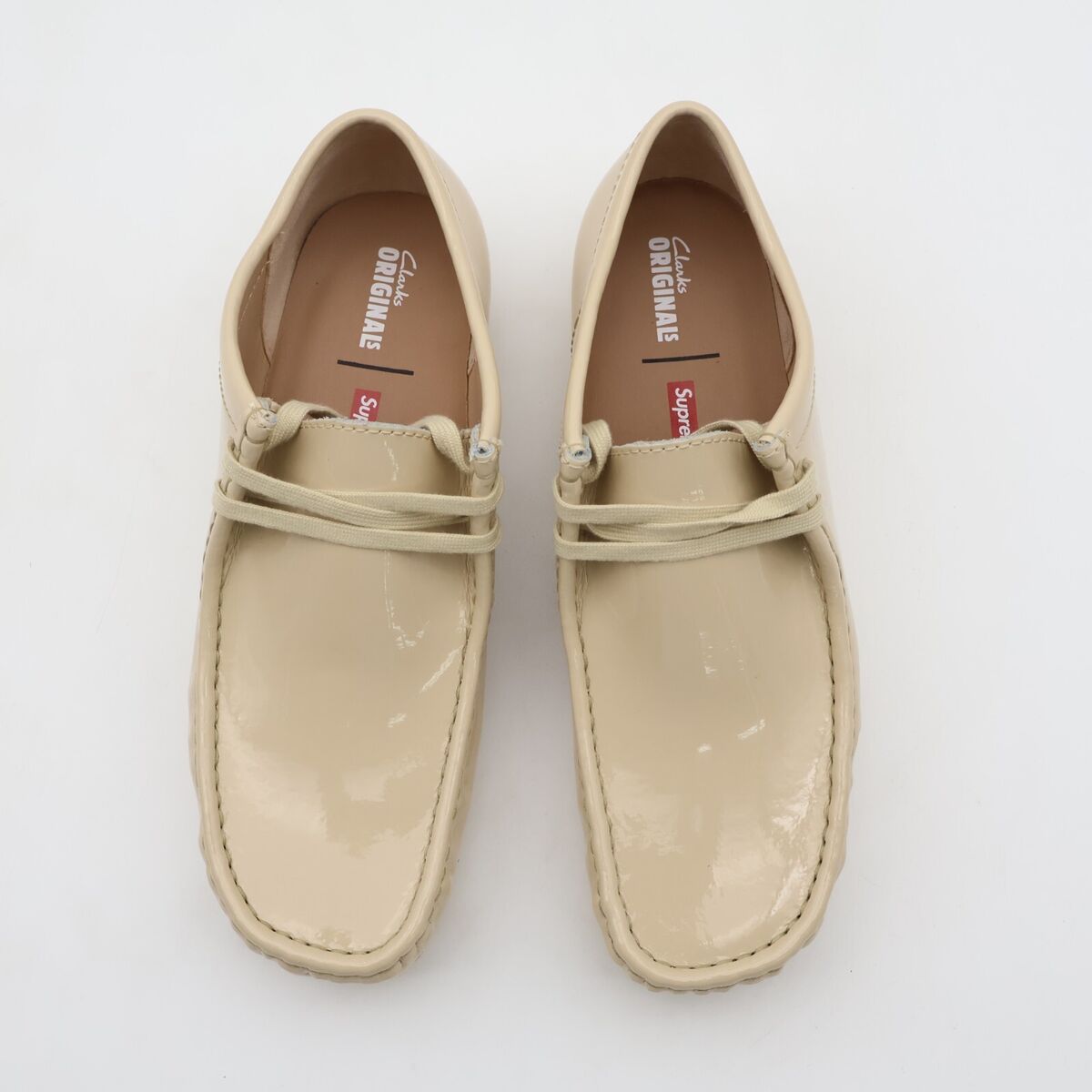 26176857 Supreme Clarks Patent Leather Wallabee Beige (Men's 26176857 Supreme Clarks Patent Leather Wallabee Beige (Men's