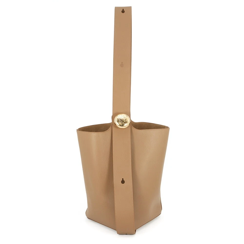Loewe — LOEWE Pebble bucket bag Size Medium Smooth Calf Leather Oak AANBBBWX01