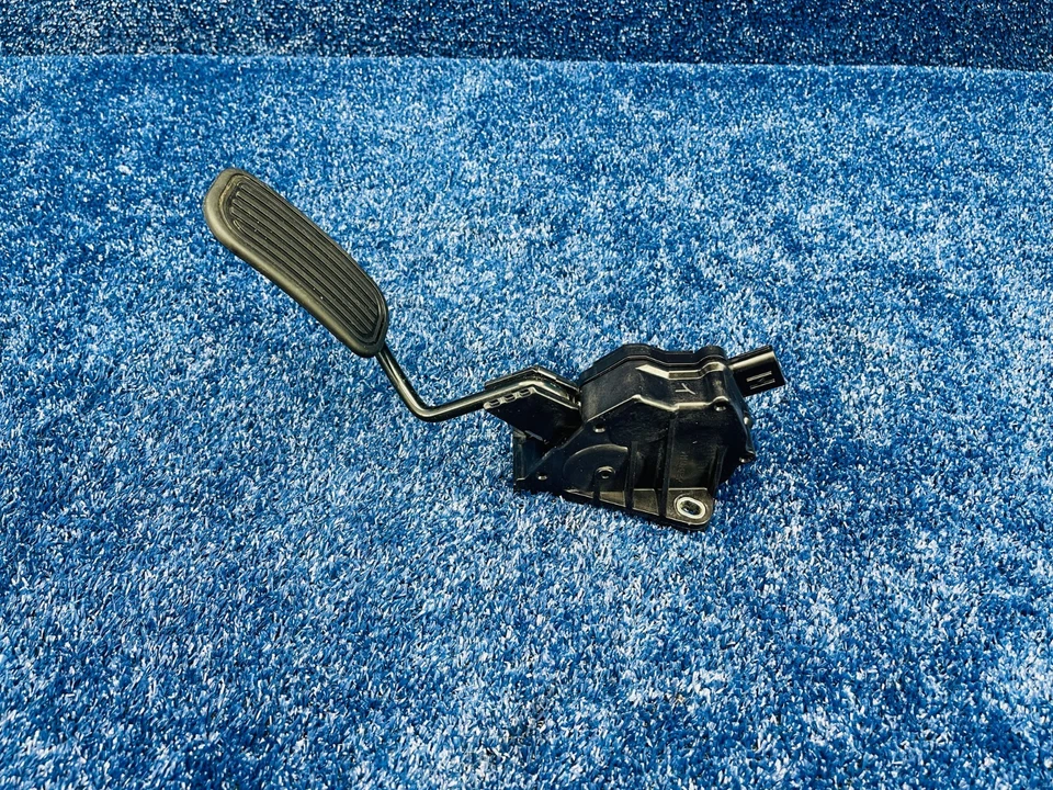 Conjunto de pedal acelerador Lexus IS250 2006-2013 OEM 78111-53030 Foto 3 de 4