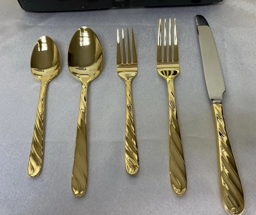 MINT RETRONEU VINTAGE 24K Gold Electroplate Flatware Set 18/8 Stainless 40 Pcs - Image 2 of 4