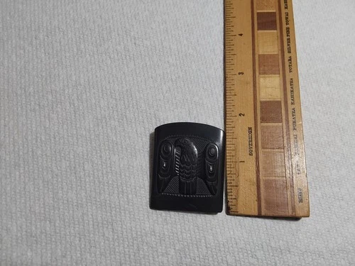 ARGILLITE PIN / BROOCH BY PAT MCGUIRE 1969 HAIDA EAGLE CREST - SKIDEGATE