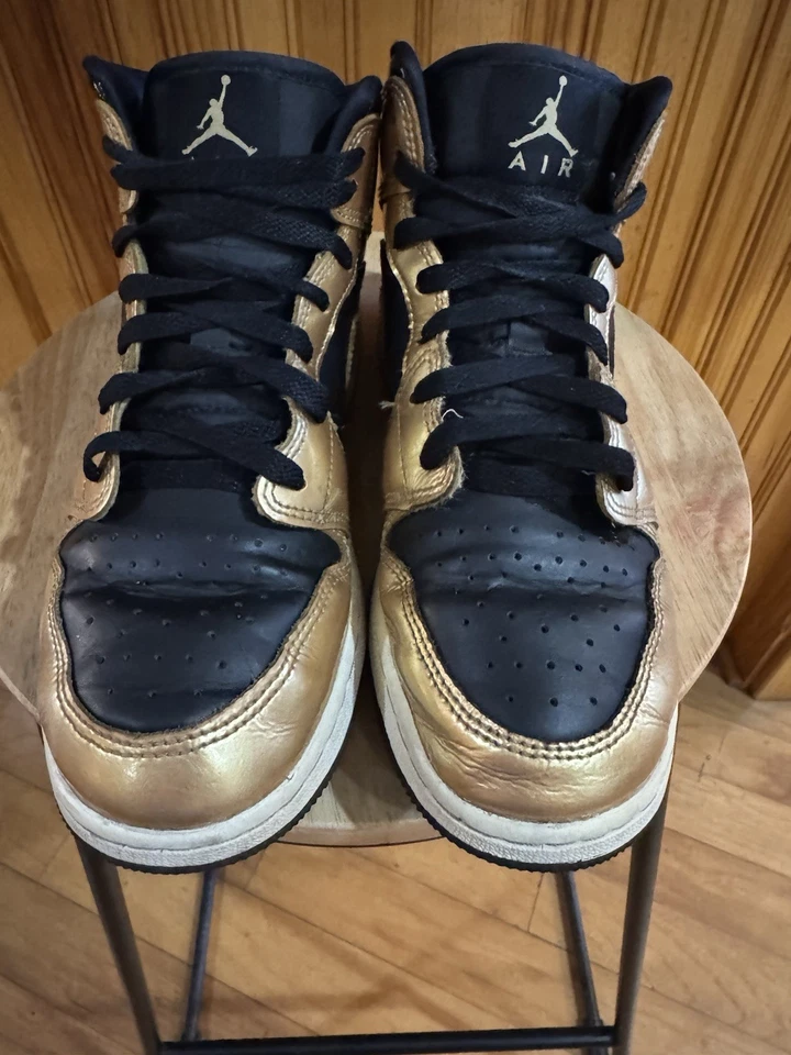 Air Jordan 1 Mid Shoes Mens Size 7Y Black Metallic Gold DR6967-071 Basketball - Image 2 of 4