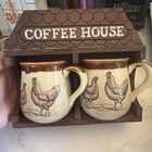 Enesco Country Road Chicken 1979 Ceramic Coffee Set of 2 from Japan With Stand — photo 2