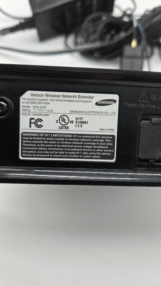 Samsung SCS-2U01 Verizon Wireless Network Extender With Cables And Power Supply - Image 4 of 4