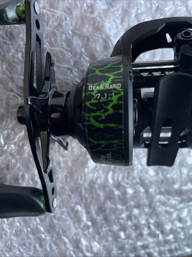 Baitcasting Reel 18LB Carbon Fiber Drag 7.1:1, 12lb-100yds Right- hand - Picture 5 of 5