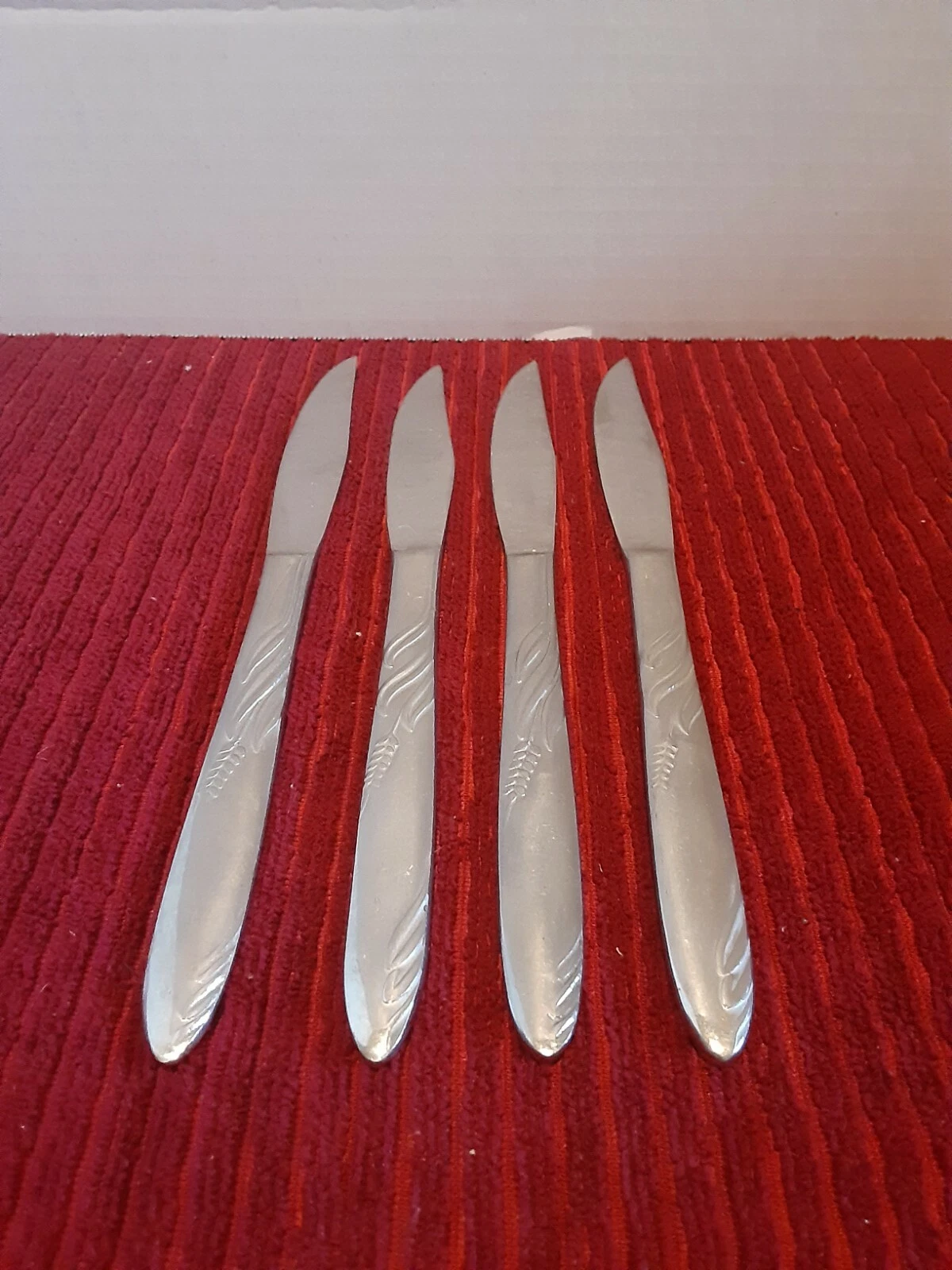 Eventide Knives 4 Serrated Dinner Stainless Flatware Wheat Design Japan 8 1/4"
