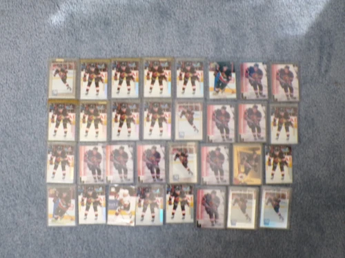 LOT OF 32 1997-1998 Marian Hossa Rookie Cards