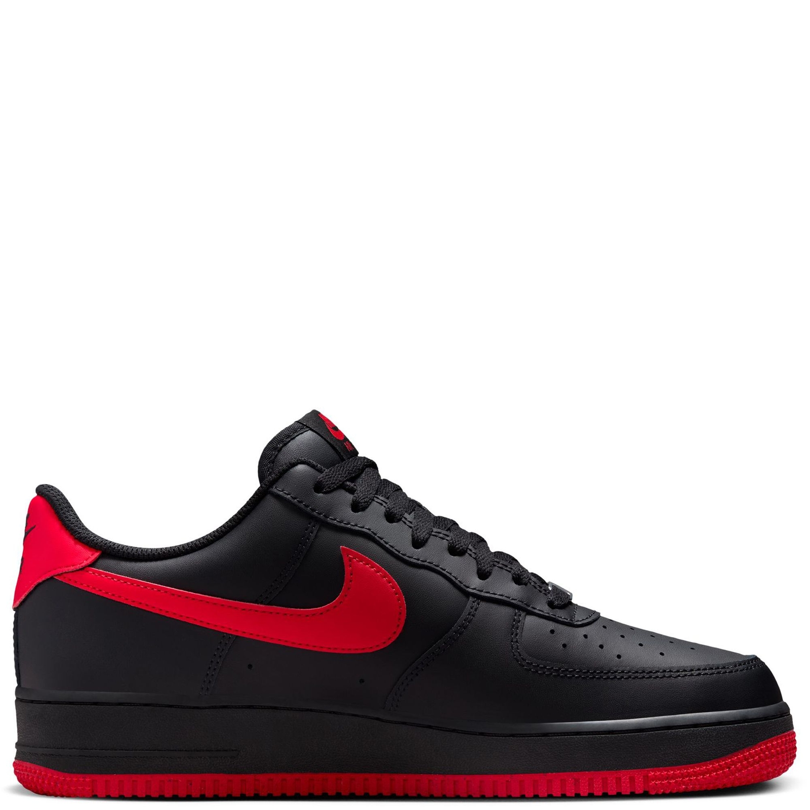 Мужские кроссовки Nike Air Force 1 07 Vamps Black/University Красно-черные (FJ4146 002)