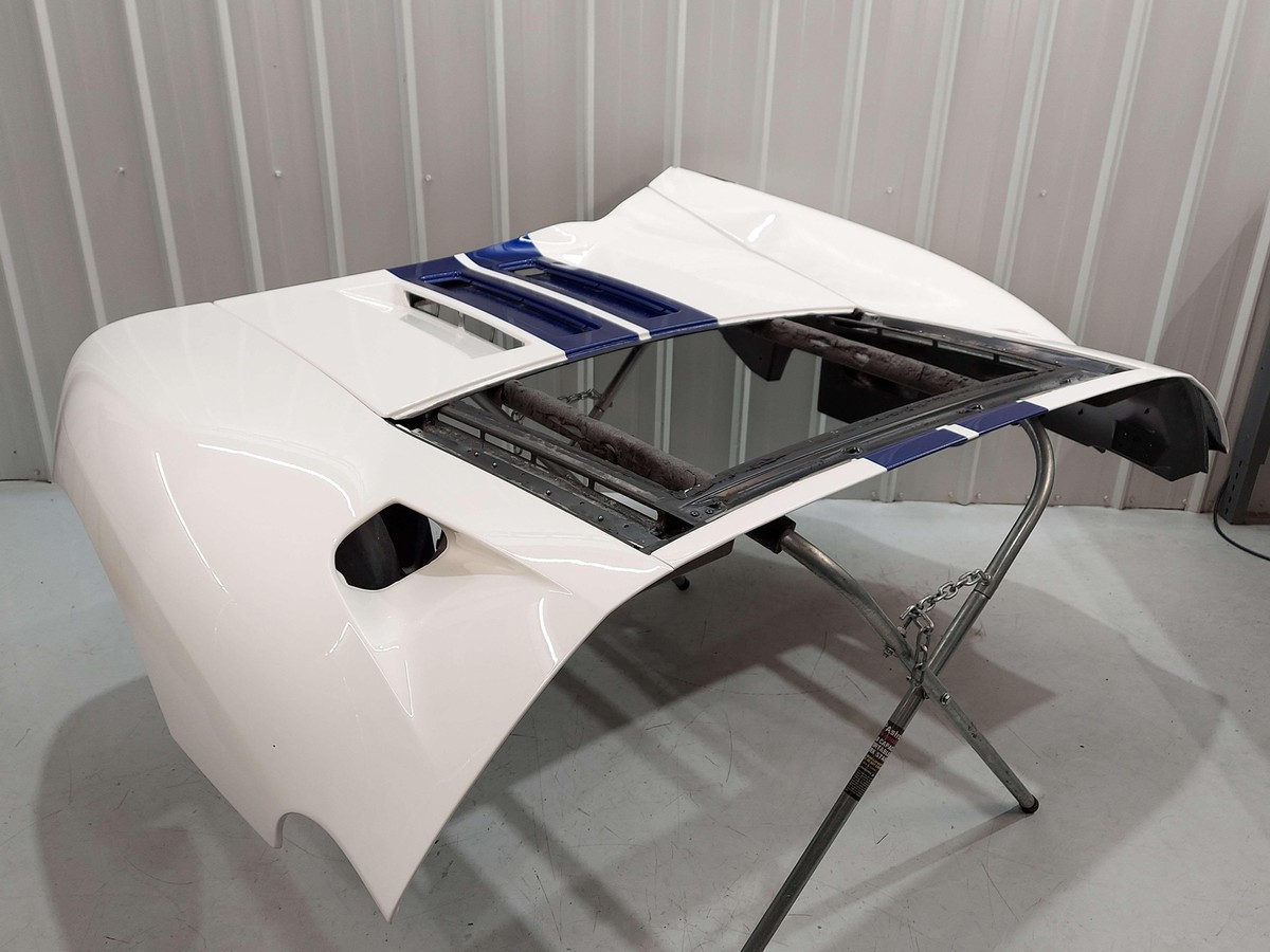05-06 FORD GT GT40 SUPERCAR ENGINE LID CLAMSHELL *NOTES