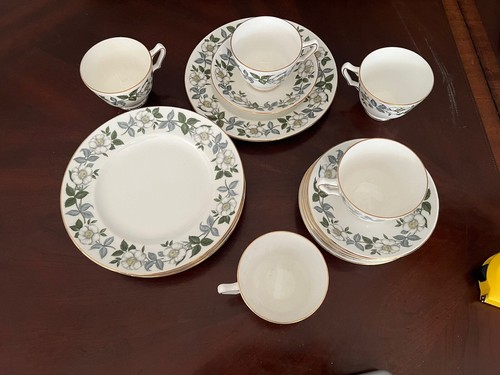 5 Majestic Choice Bone China Mittagessen Hartriegel Sets 3 tlg Tasse Untertasse Teller England - Bild 1 von 9