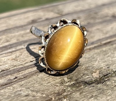 Traumhafter Vintage Tigerauge in massivem 14 Karat Gelbgold Statement Ring.