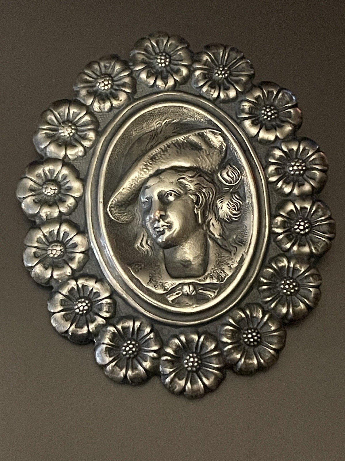 ANTIQUE VICTORIAN Unsigned SOLID BRASS BROOCH PIN… - image 3