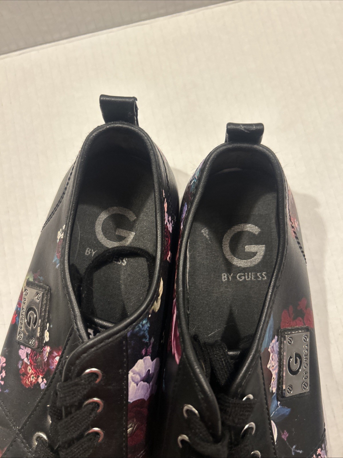 G by GUESS GBG Los Angeles Backer Floral Sneaker Women Size 10M