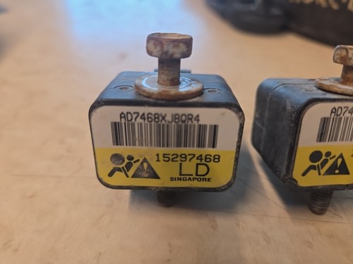 ✅ 2007 - 2008 Chevrolet Silverado GMC Sierra FRONT Sensor 15297468 OEM - Picture 3 of 7