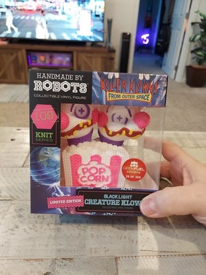 Handmade By Robots Killer Klowns / Outer-Space BlackLight Creature Klowns 24/300
