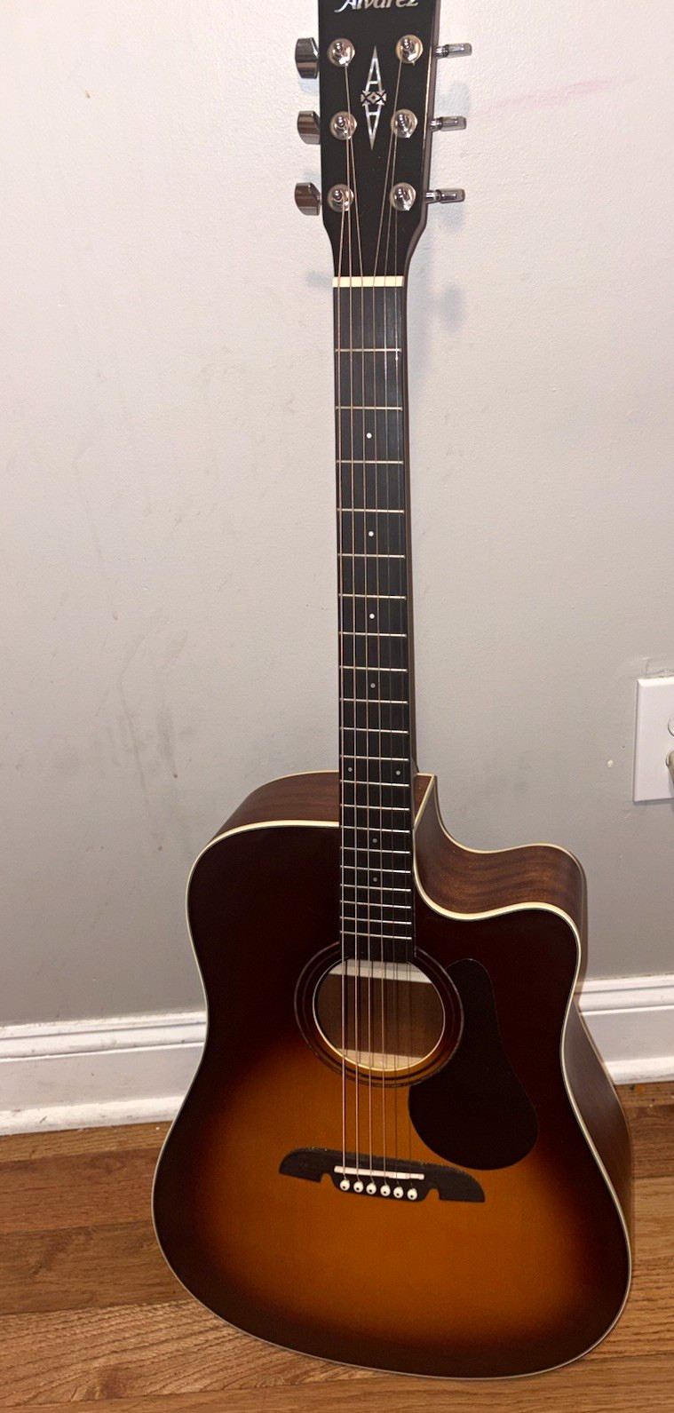 Alvarez Regent RD26OCESB Acoustic-Electric Dreadnought 6-String Sunburst