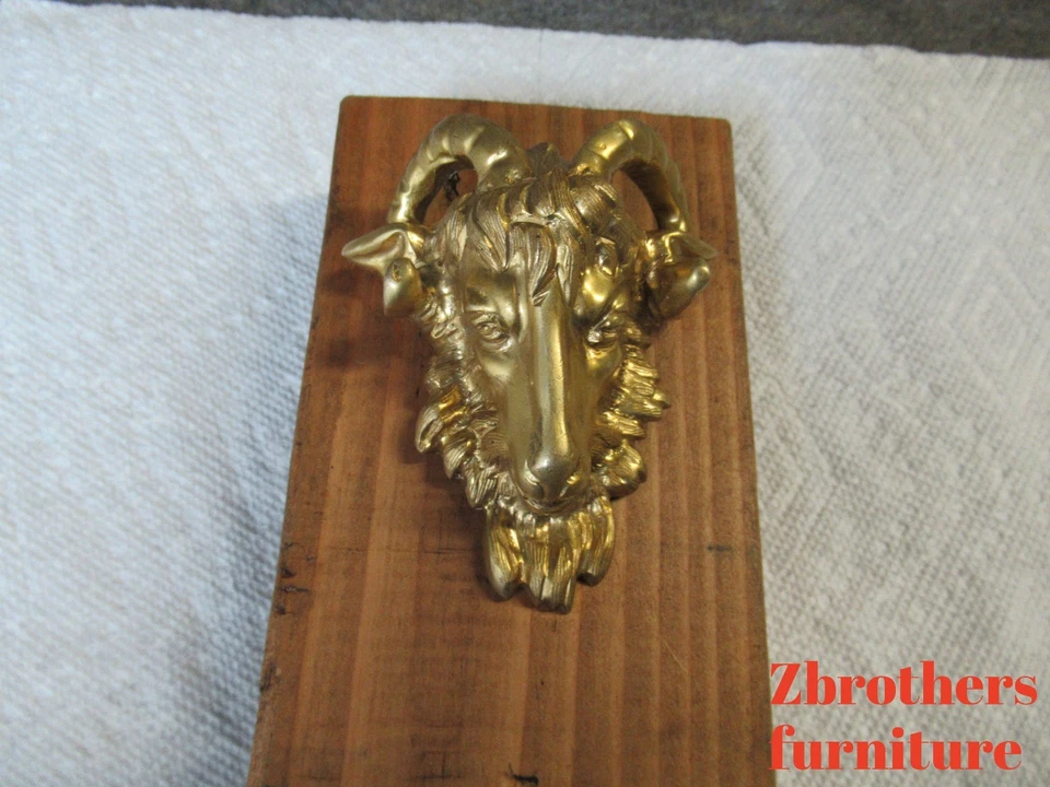 De colección Latón Ormolu Rams Cabeza de Cabra Herrajes Perilla de Tirar Mango Cómoda Cómoda Foto 2 de 4