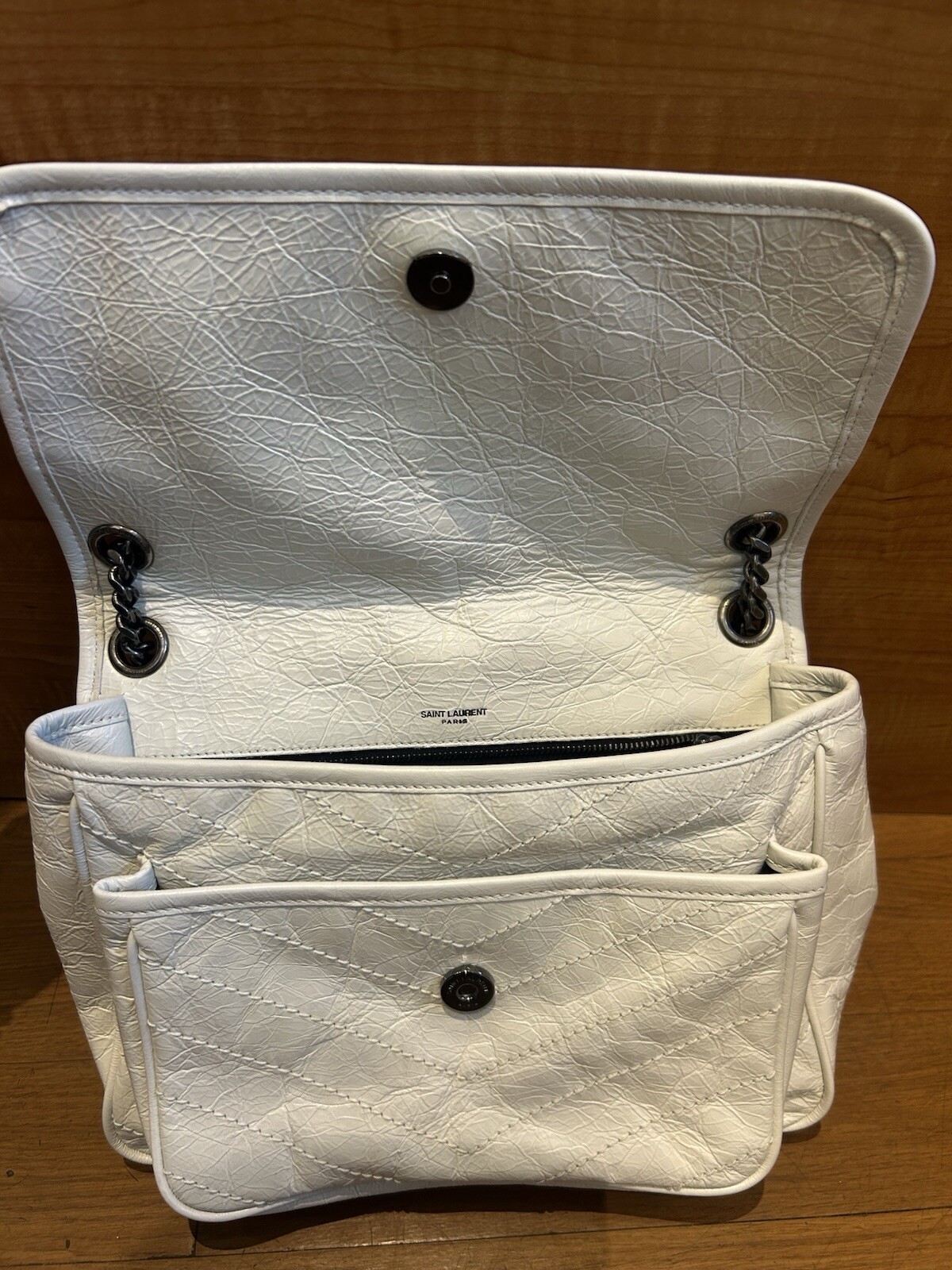 YSLSaint Laurent Pelle di vitello stropicciata Matelasse Monogram Medium Nicki