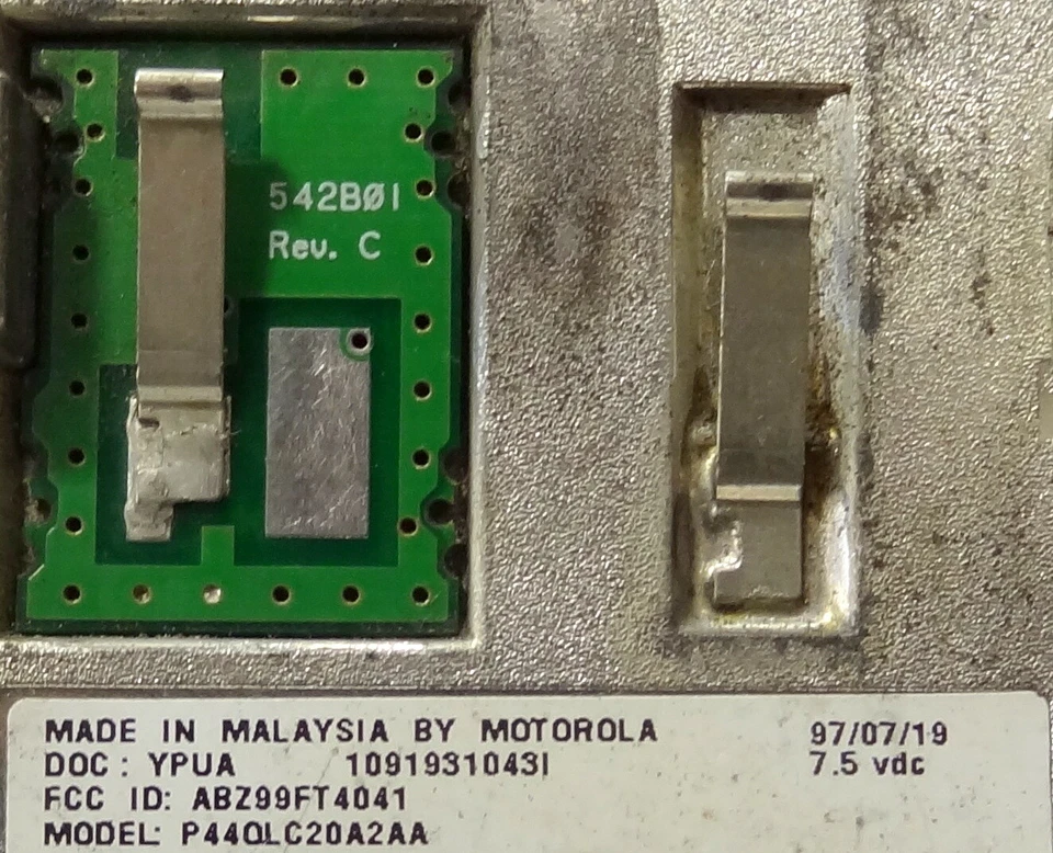 Lote de 14 Radio bidireccional Motorola Radius P110 P44OLC20A2AA TAL CUAL Foto 2 de 2