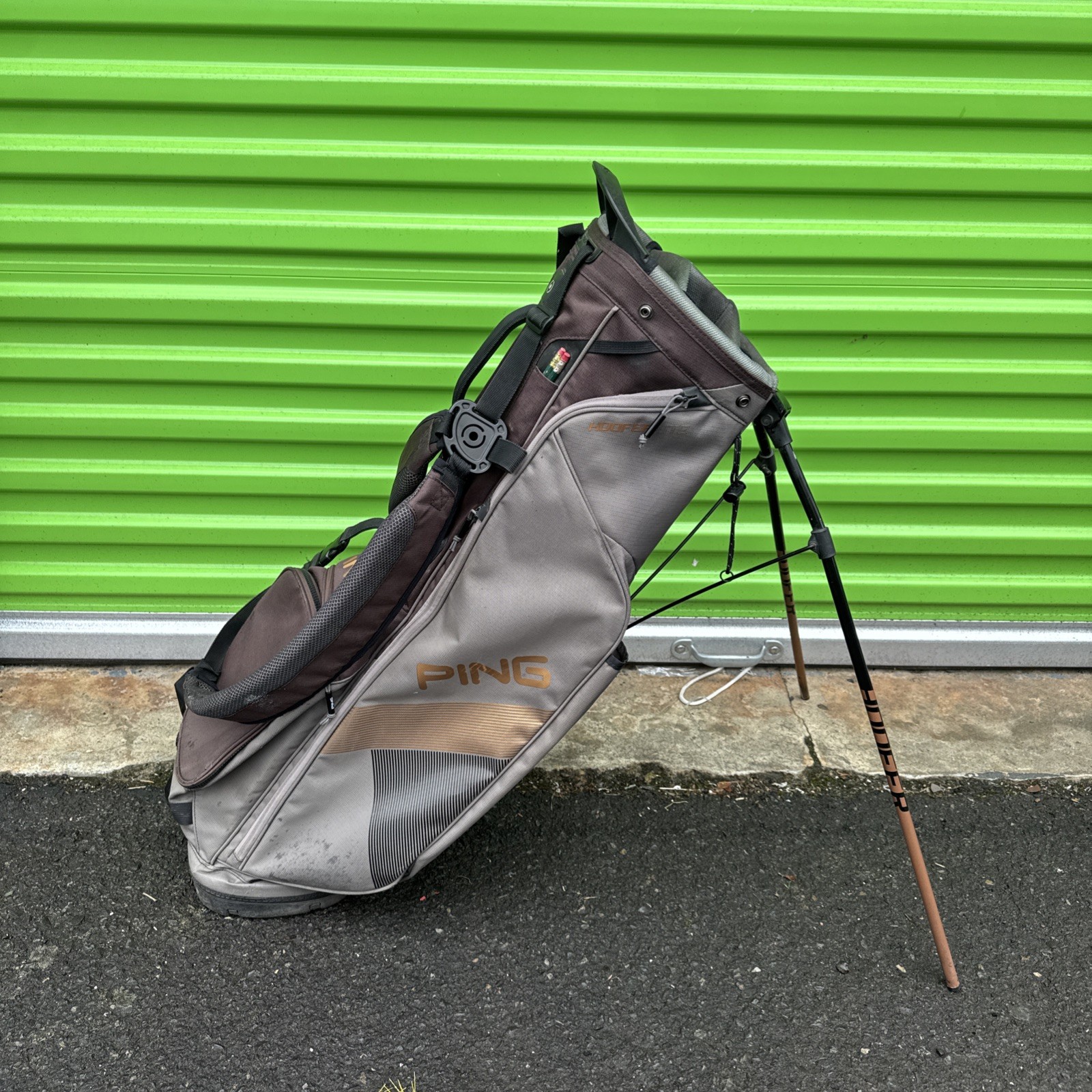 4 Way Stand Dual Strap Black & Brown
