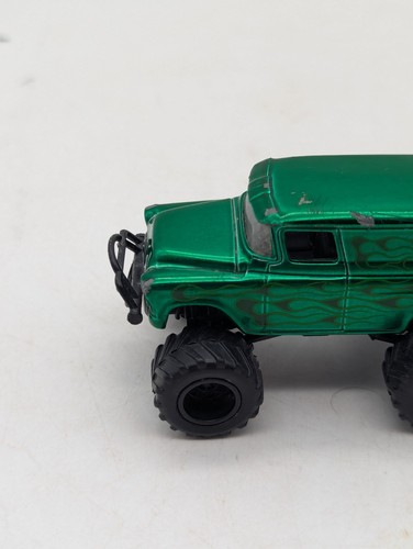 JADA Toys Just Trucks 4x4, 1957 Chevy Suburban, Green w/ flames, 1/64 - Picture 6 of 16