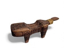 Polynésie, petit tabouret râpe noix de coco bois sculpté XXème