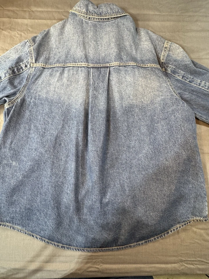 Lane Bryant Women'sDenim Shacket. Button Up Pockets Medium Wash. Size 16 NWOT - Image 2 of 4