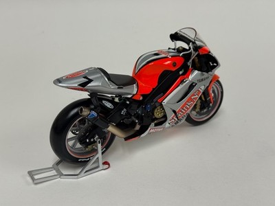 1/12 Minichamps Yamaha YZR-M1 form 2003 Moto GP of Carlos Checa