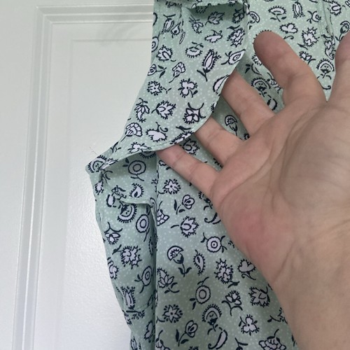 Camiseta sin mangas Loft Outlet para dama mediana floral color menta volantes ojo de cerradura nueva con etiquetas - Imagen 4 de 15