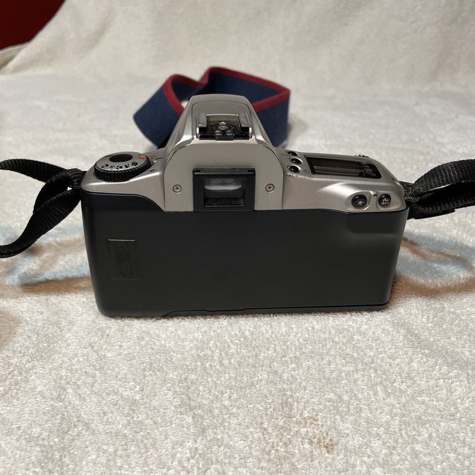 Canon EOS Rebel 2000 35mm Film SLR Auto Focus Camera Body 82966103179