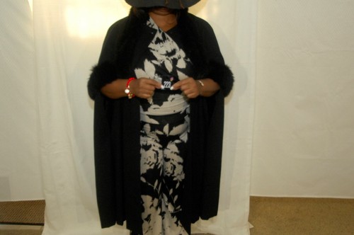 George Simonton Black Cape Designer Coat Jacket Poncho w/ Fur Trim Accent Collar - Picture 7 of 12