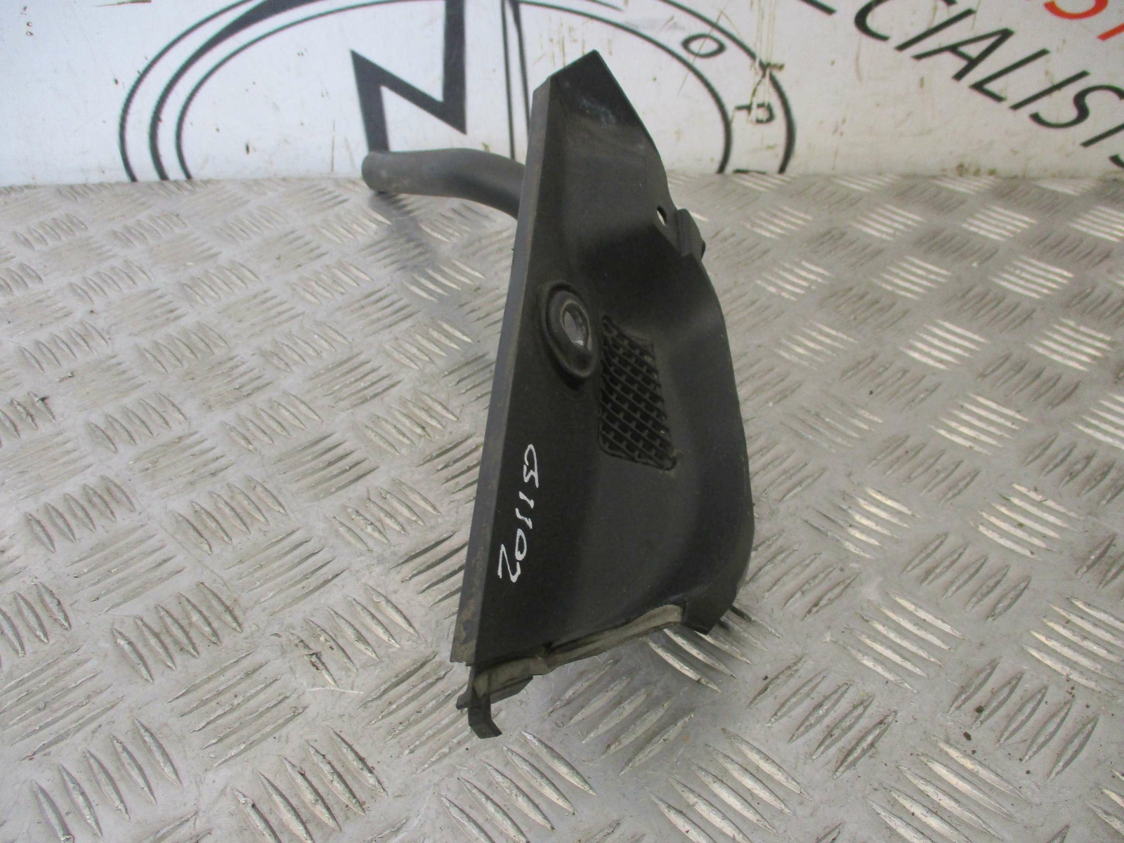 VAUXHALL ZAFIRA C TOURER 12ON FRONT WIND DEFLECTOR INLET GRILL N/S/F