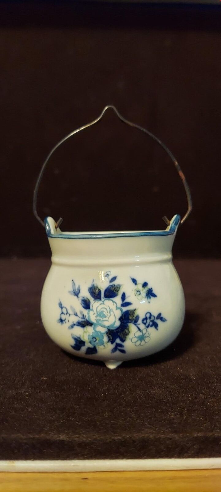 Small Vintage Porcelain Blue White Floral Pot With Wire Handle 2 1/4" Tall