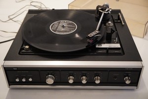 Dual HS136 HS 136 Plattenspieler Verstärker Alu Nussbaum Ortofon FF15D Mk II