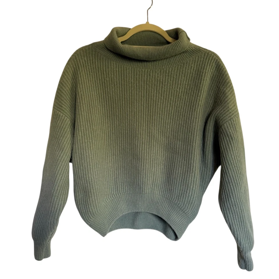 Suéter Marciano By Guess Acurrucado Verde Salvia Mezcla Cachemira Cuello Alto Pequeño Foto 2 de 4