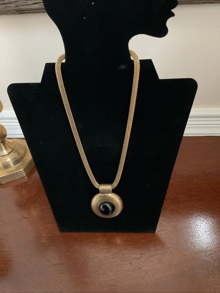 Collar Anne Klein 16 pulgadas oro con colgante de piedra negra Foto 2 de 4