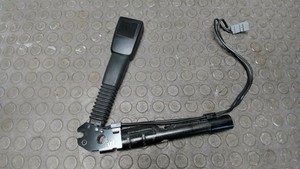 Gurtschloss / Gurtstraffer Vorne Links BMW 116i E81,E82,E8 12 Monate Garantie