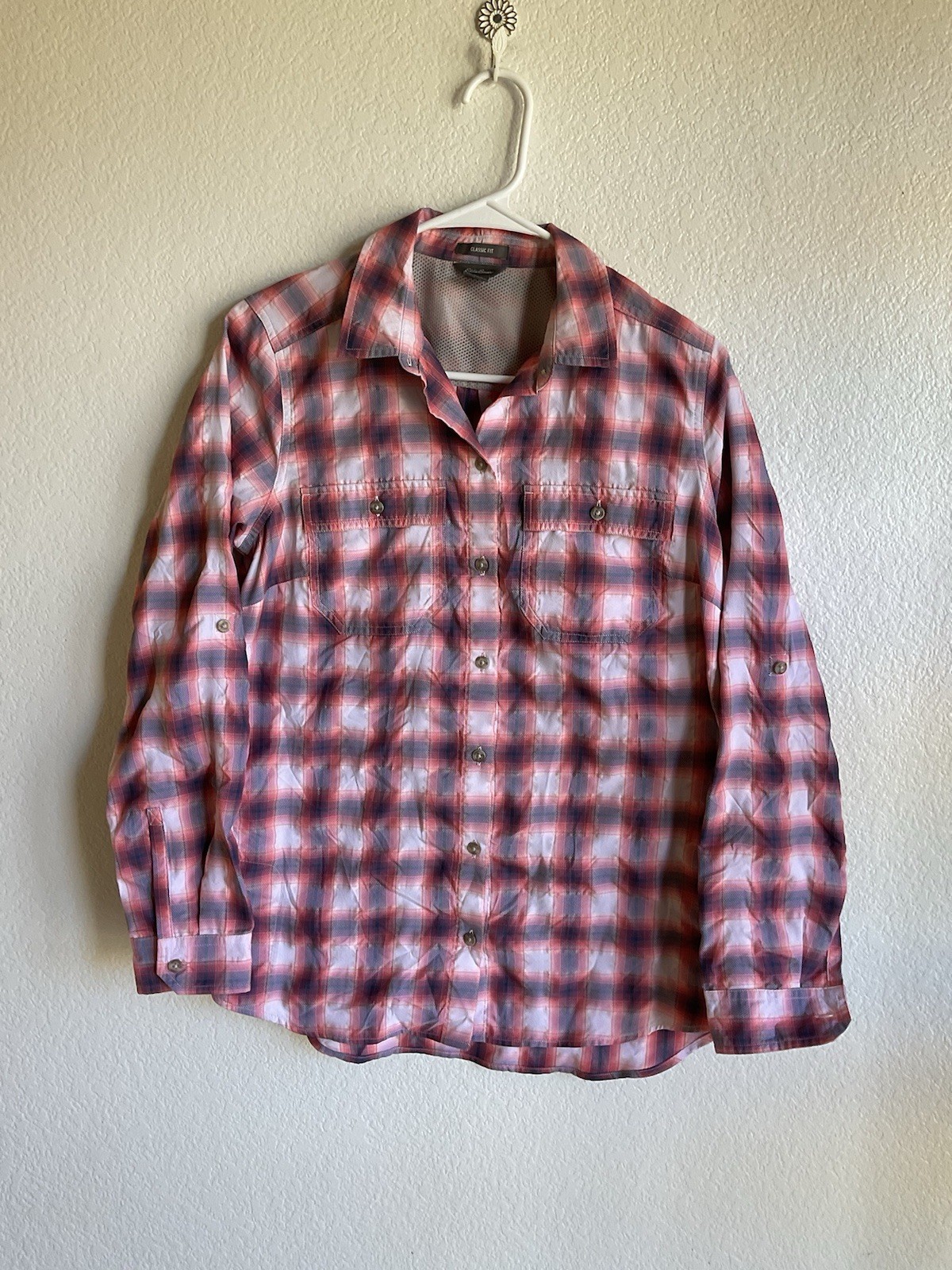 Eddie Bauer Women’s Classic Fit Long Sleeve Roll Tab Shirt Small Pink Plaid